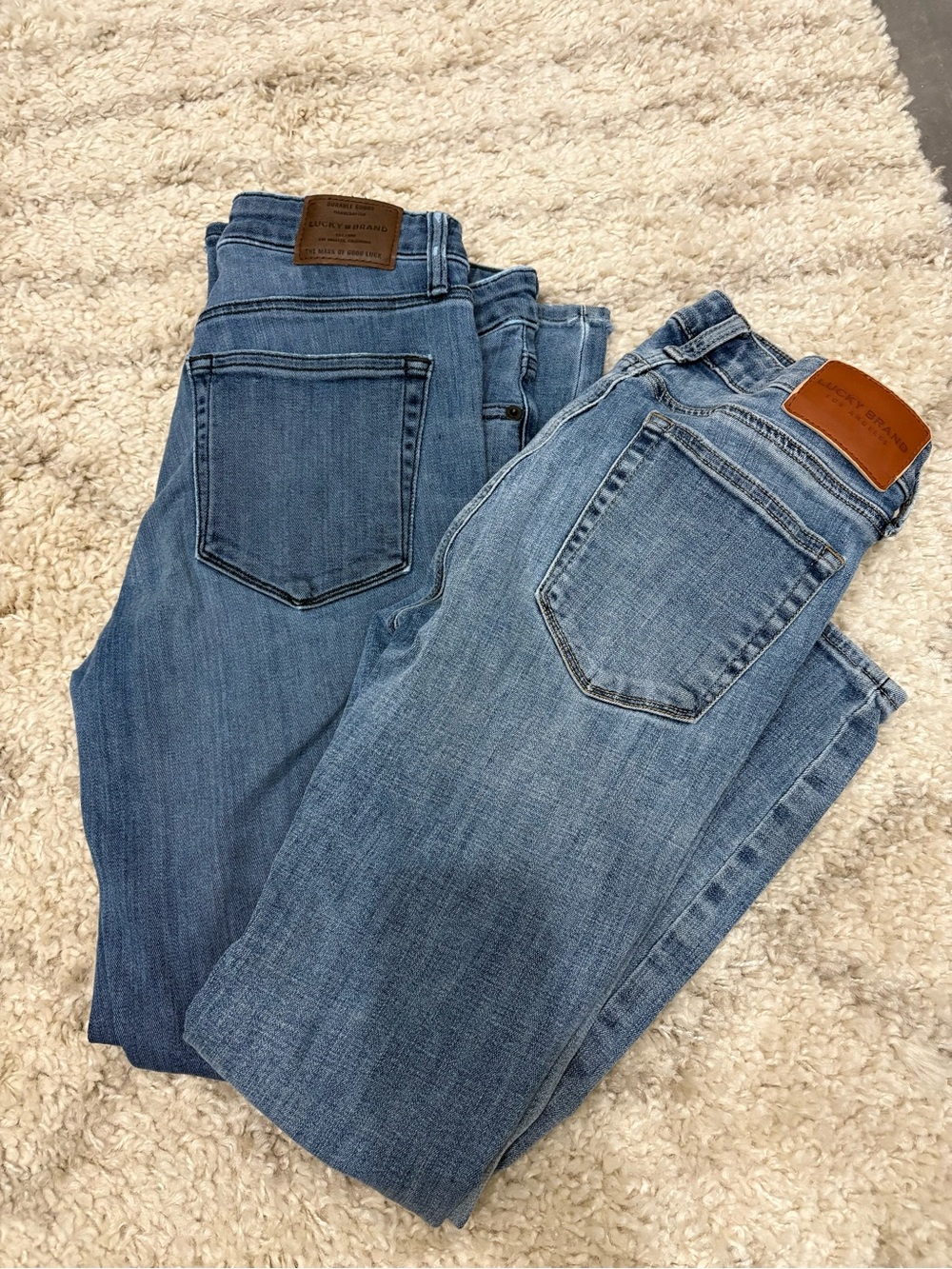 Lucky Brand Women's Light Blue Skinny Jeans - size 27